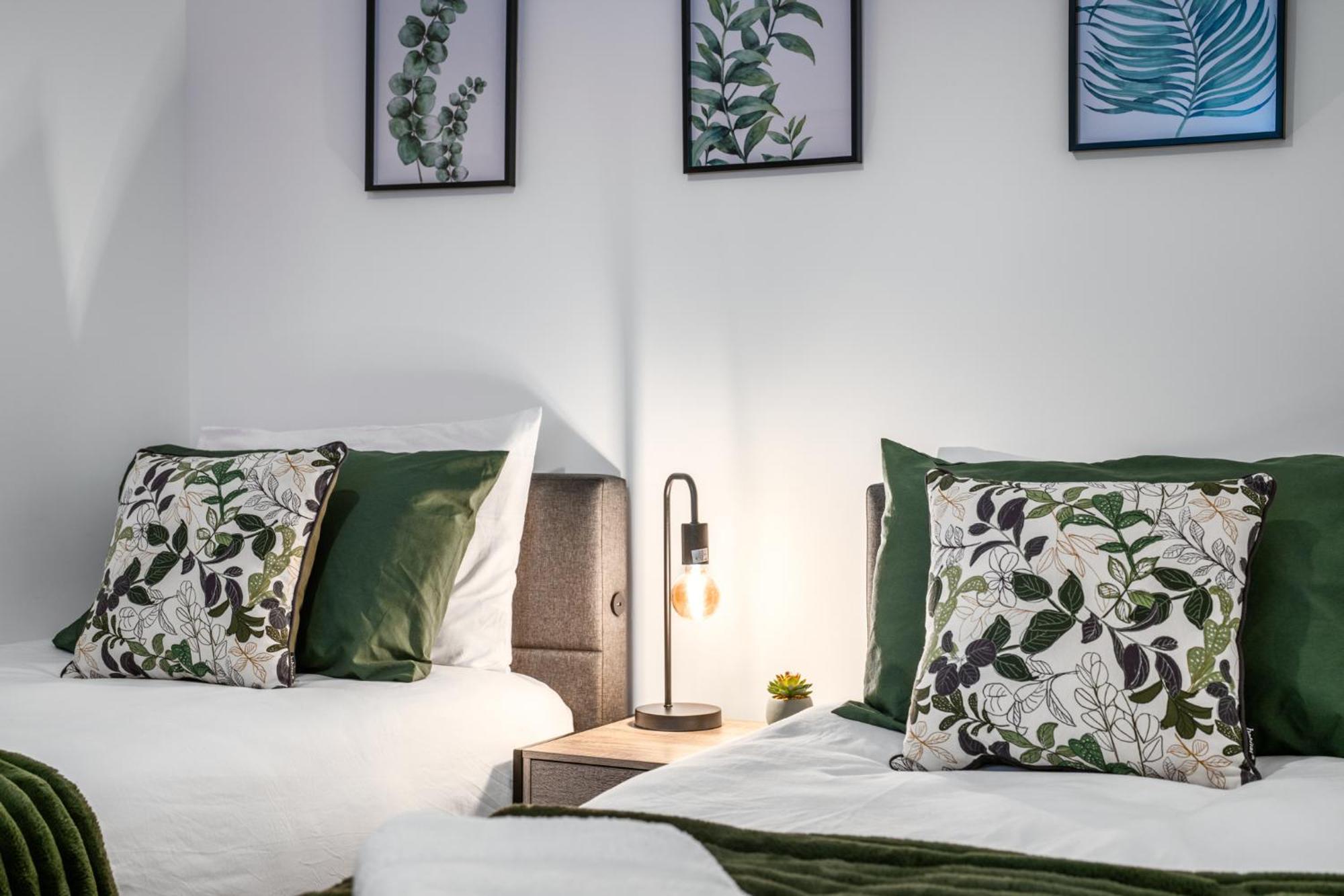 Potters Bar - Free Parking - Private Bathroom - Netflix - 4 Mins Walk To Station - 20 Mins Direct Trains To London Exterior foto